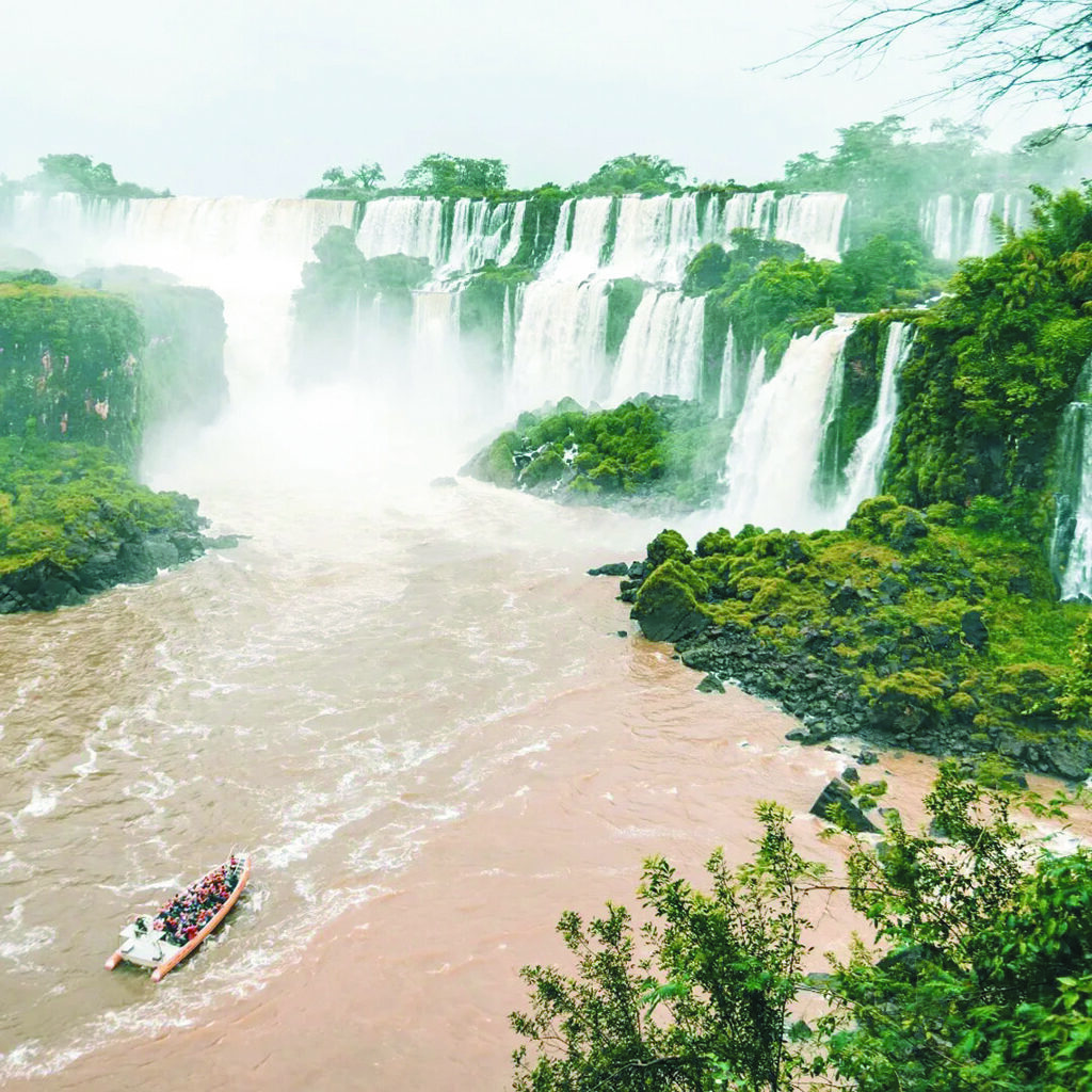 Importante crecida en las Cataratas del Iguazú Diario El Sureño