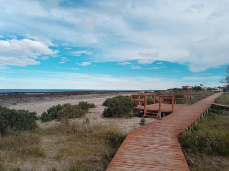 Cinco playas imperdibles de la costa rionegrina que tenés que visitar