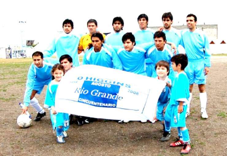 O'HIGGINS. Los titulares en el 2-1 a Defensores del Carmen, en 2008: Cristian Pérez, Elvis Saldaña, Marcelo Sánchez, Fabián Suárez, Nicolás Martínez y Joaquín Argüelles; Rodrigo Alfonso, Alonso Ahrens, Carlos Torres, Walter Mansilla y Miguel Robles.