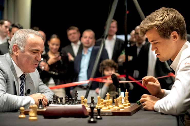 DOS REYES. Garry Kaspavov frente a Magnus Carlsen.