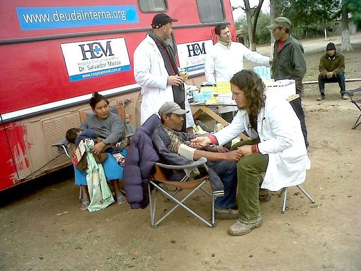 HOSPITAL MOVIL. En plena tarea, en el Chaco salteño.