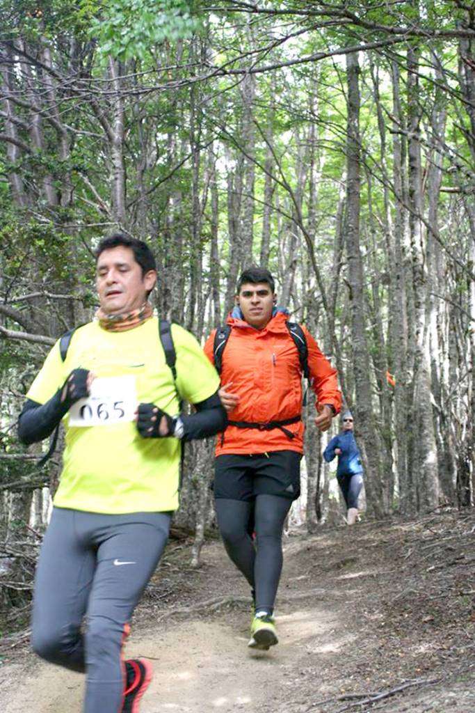 CROSS. En el Medio maratón hubo 26 arribos; 20 en los 10 km.; y 32 en los 5 km. (Fotos: MTB Patagonia).