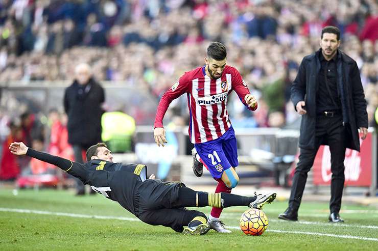 Con la igualdad, el equipo de Diego Simeone se mantiene con 48 puntos al igual que el Barcelona.