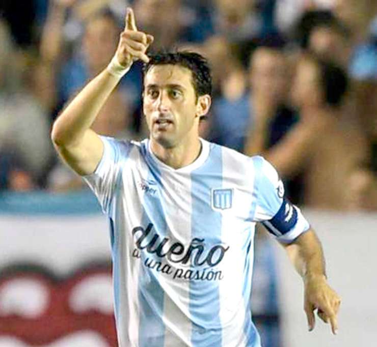 El ídolo de Racing admitió que le gustaría continuar después de junio.