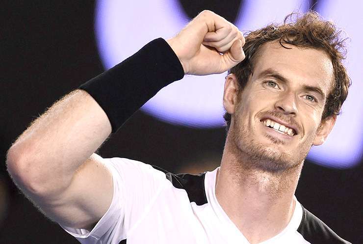 El británico Andy Murray sigue en carrera tras derrotar al español David Ferrer en cuatro sets.