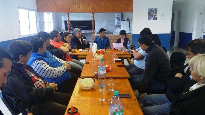 La reunión de los sindicatos con Javier Calisaya, en Tolhuin.