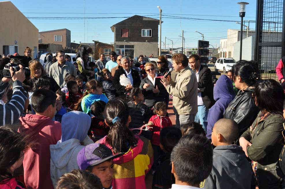 La plaza de Chacra XI, un nuevo espacio recreativo en la ciudad. El intendente Gustavo Melella pidió a los vecinos que cuiden el lugar.