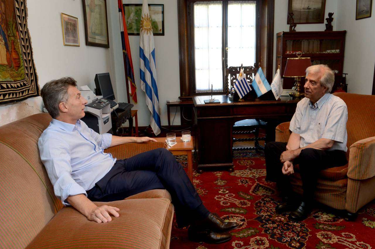 El encuentro del presidente Mauricio Macri y su par uruguayo, Tabaré Vázquez.