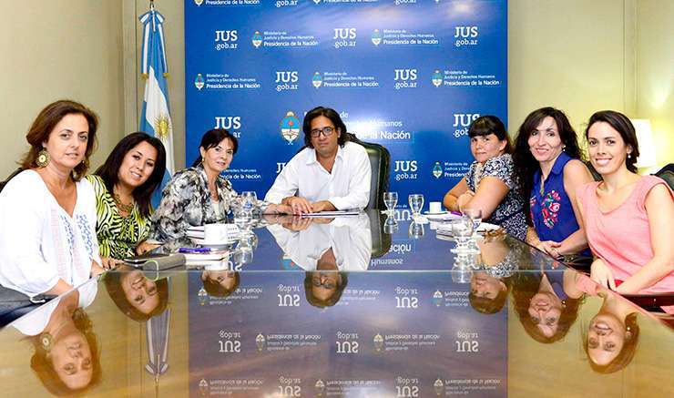 El encuentro del ministro de Justicia con integrantes de la Fundación María de los Ángeles.