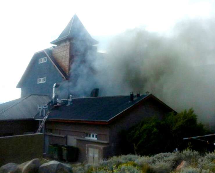 El incendio en el hotel Alto Calafate.