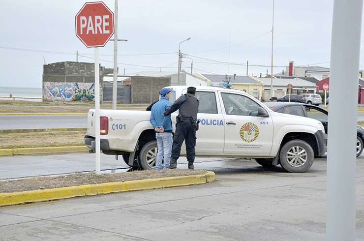 La detención de Diego Romarión, quien estaba con una joven de 22 años que había desparecido de su vivienda.