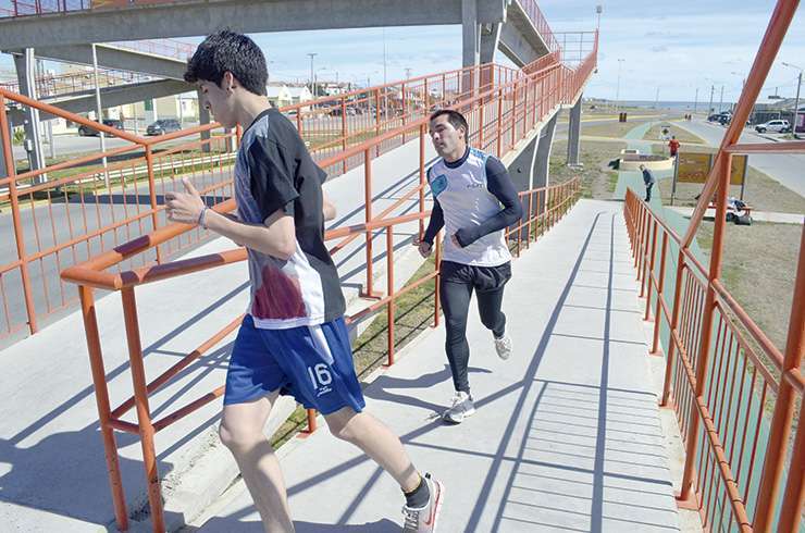 1º CONTROL. Sobre 2 y 5 km., por la ciclovía y el puente.