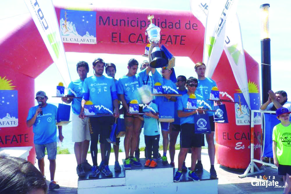 COPA CHALLENGER. La alzan Oscar Cabezón (al centro) y los hermanos Pablo y Diego Ernaga.