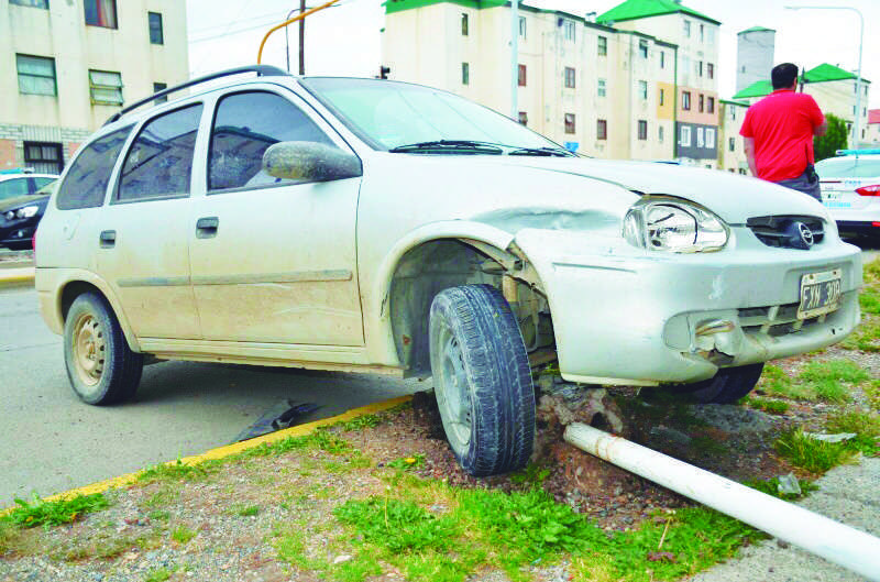 El rodado fue incautado y el conductor demorado contravencionalmente.