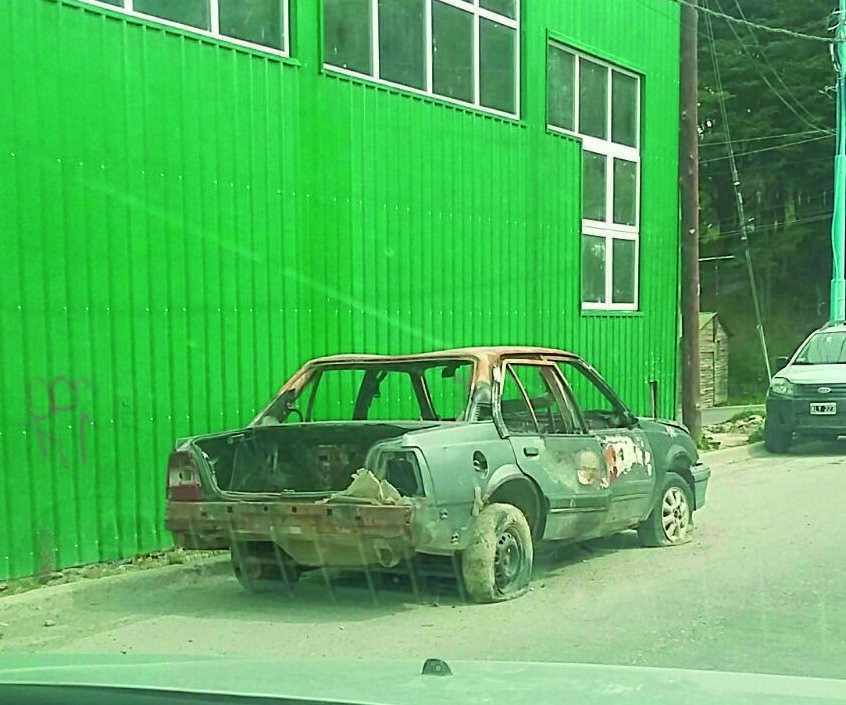 Los autos abandonados serán retirados de la vía pública, una vez cumplidos los pasos legales y la intimación a sus propietarios.