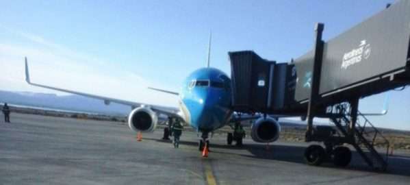 Aerolíneas Argentinas incrementa los vuelos Buenos Aires-Ushuaia para la temporada invernal.