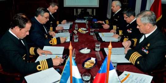 Autoridades de las Armadas de Argentina y Chile acordaron la prolongación de la Patrulla Antártica Naval Combinada.