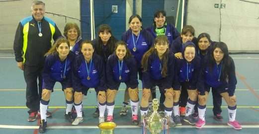 VETERANAS. M.Toloza (DT), M.Torres (Del), L.Agüero, A.Andrade, B.Fernández, S.Vera y M.Pérez; C.Barría, S.Alvarado, I.González, M.Gilardi, C.López y C.Ortíz. Falta R.Correa (AC).