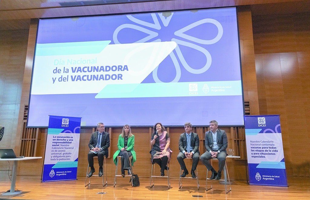 Main Vaccination Strategies in Argentina: Experiences, Regulatory Project, and National Production