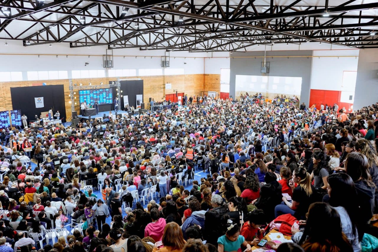 Gran convocatoria en en el bingo “Mes de las Maternidades”