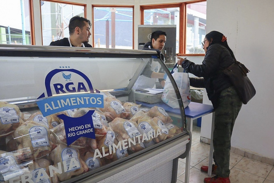 La venta de pollos frescos de RGA Alimentos fue un éxito en toda la provincia