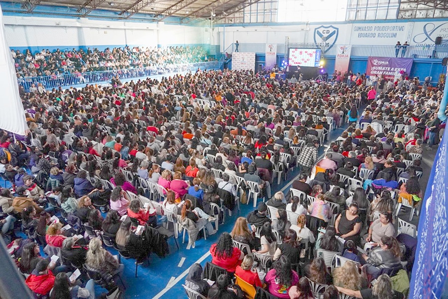 Multitudinario bingo de FORJA