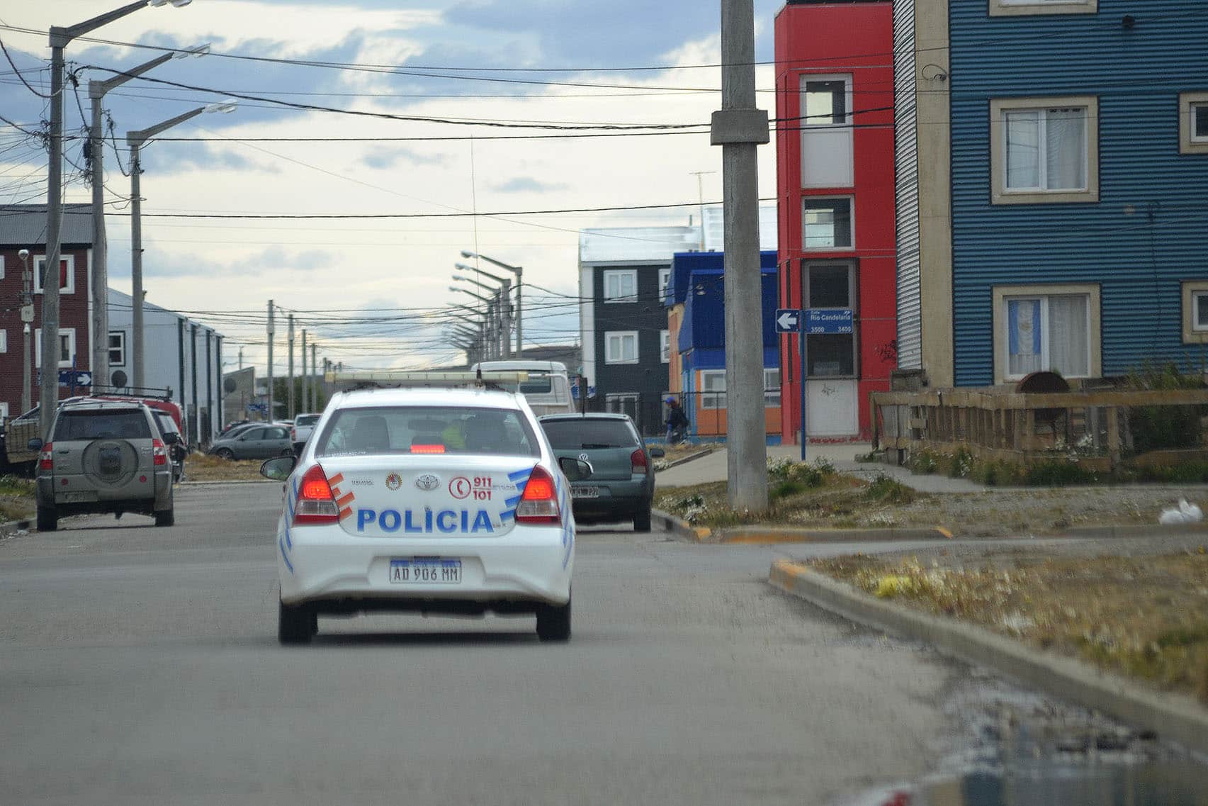 Delincuentes quisieron robar un TV y fueron atrapados por la policía