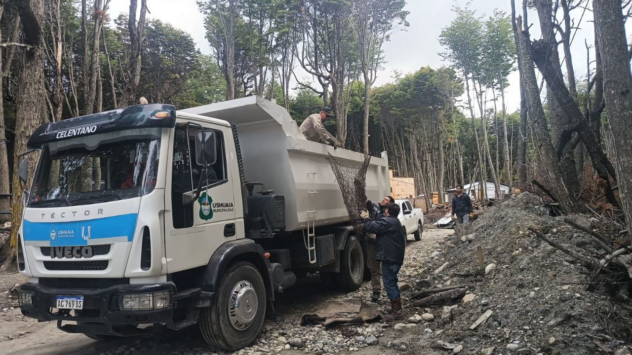 Jornada de limpieza en el Barrio Dos Banderas