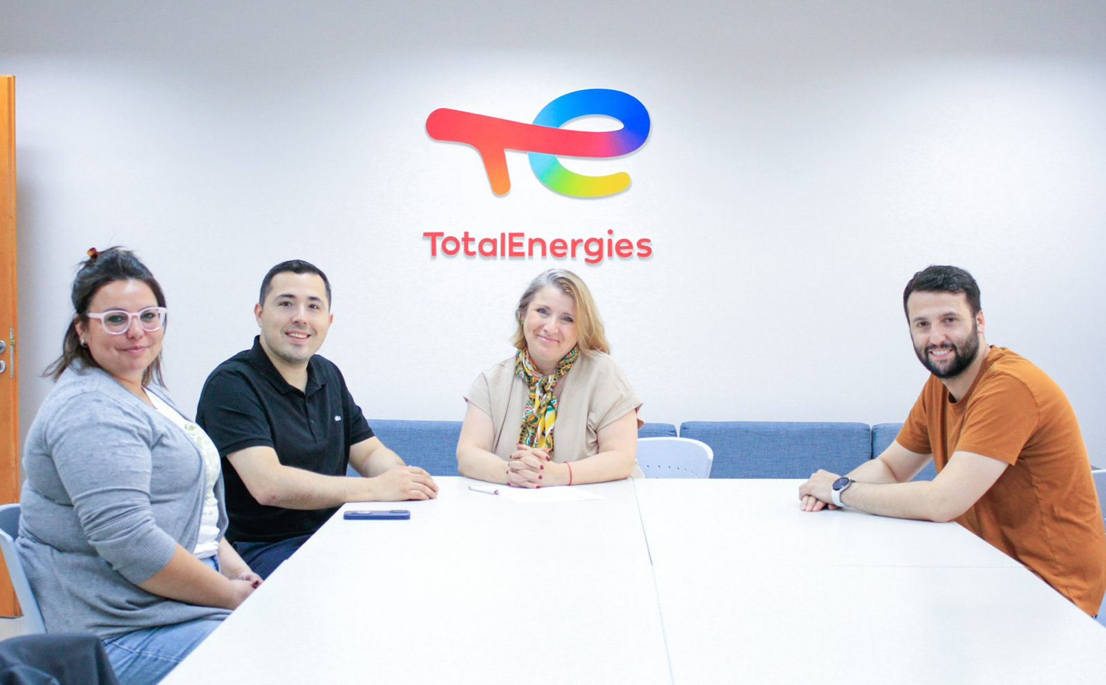 El municipio recibió equipamiento y definió con TotalEnergies la agenda 2025