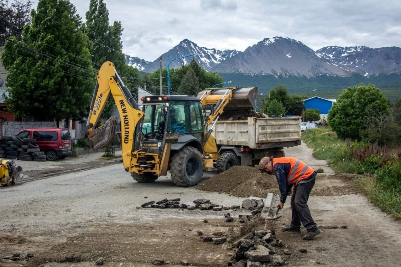 Continúa el plan de recuperación vial en Ushuaia