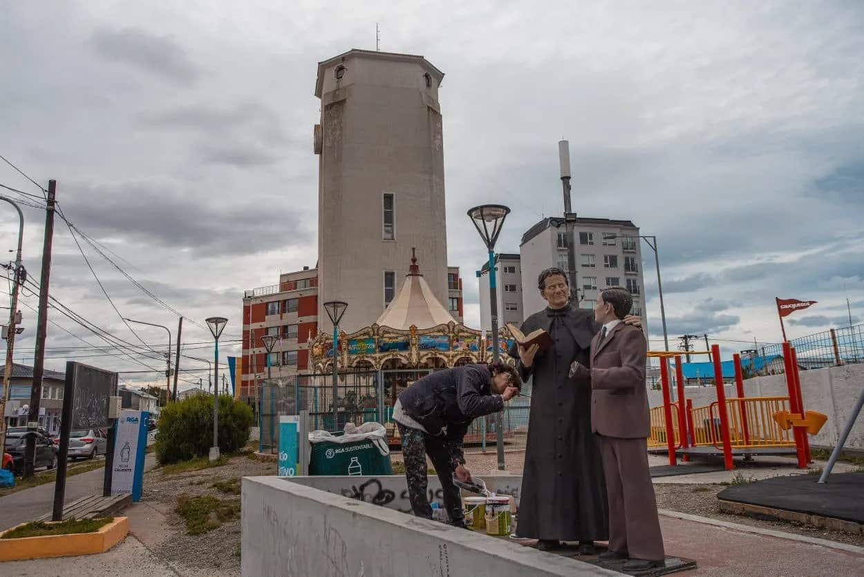 Restauraron la estatua de Don Bosco en Río Grande