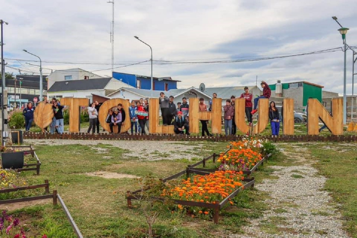 Tolhuin: inscripción para las Becas Municipales 2025